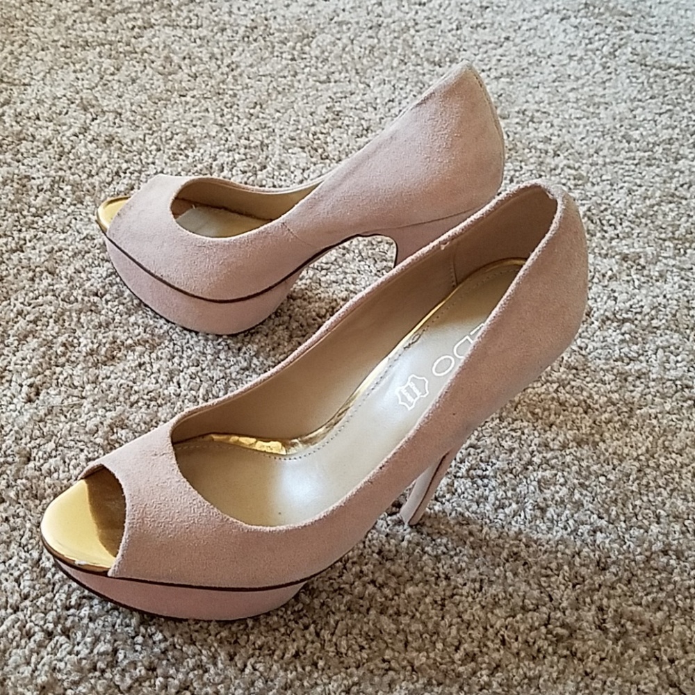 Aldo Tan and Gold Heels